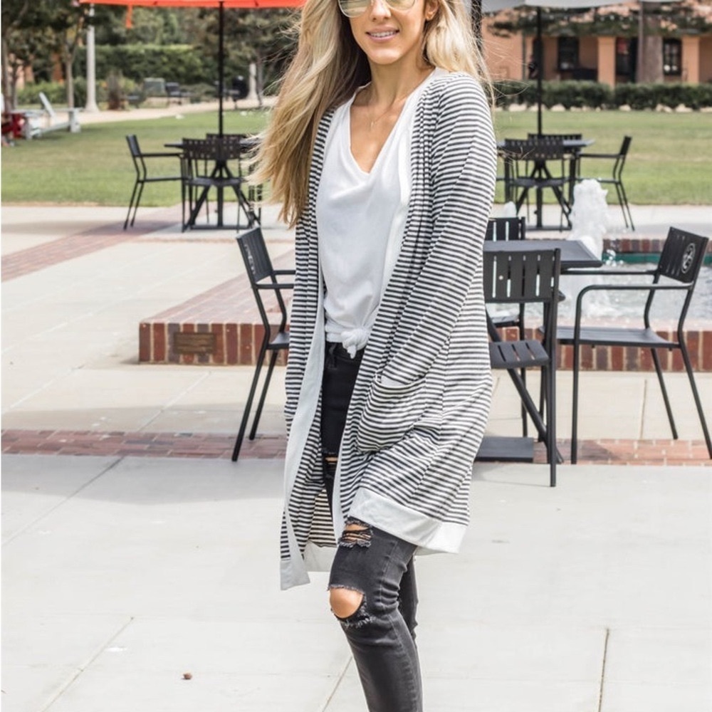 Charcoal and Cream Striped Long Casual With Pockets Cardigan Size Medium